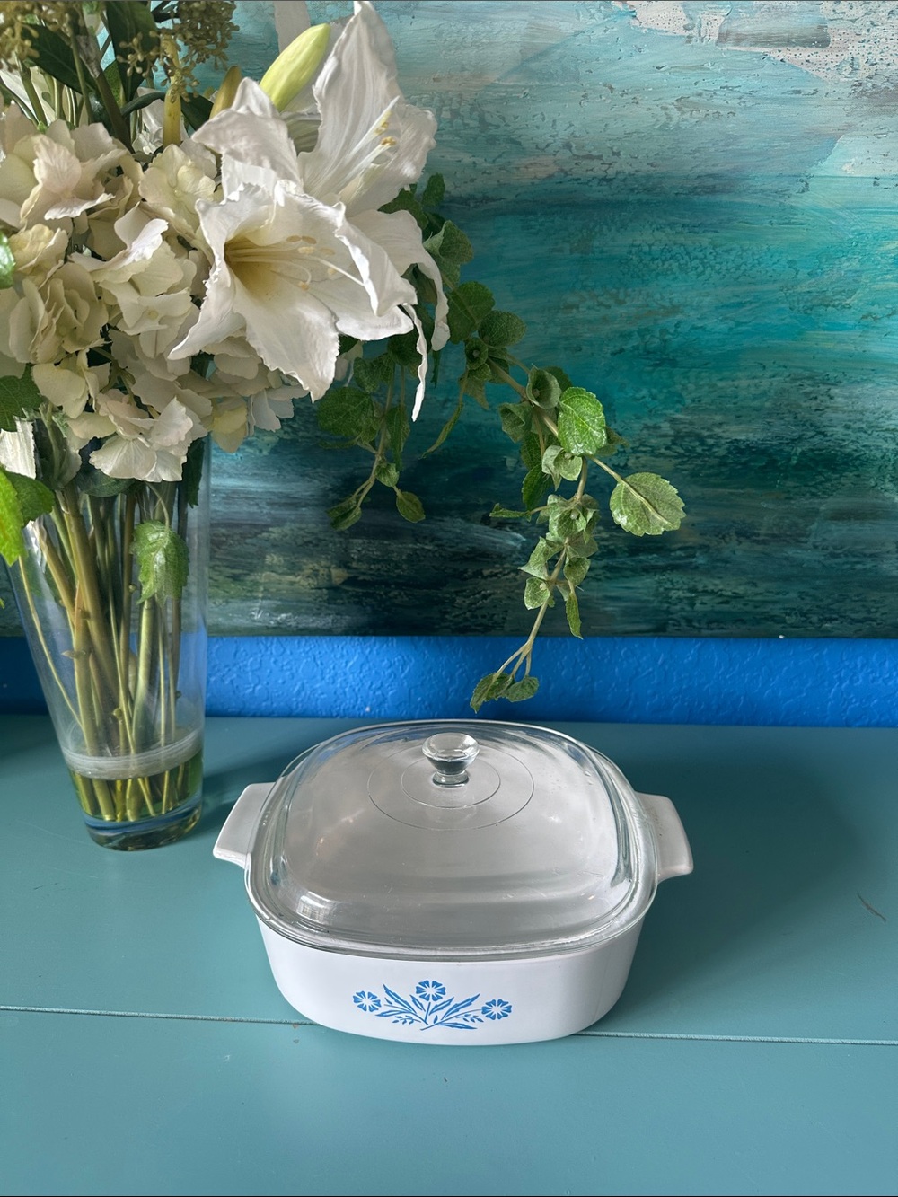 Corningware Cornflower 2 Liter covered casserole dish